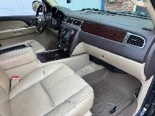 2008 Yukon Denali •AWD• Great family SUV&nbsp.6.2 - Photo 5