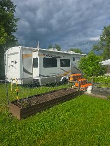 2010 Montego Bay 5th wheel camper - Photo 3