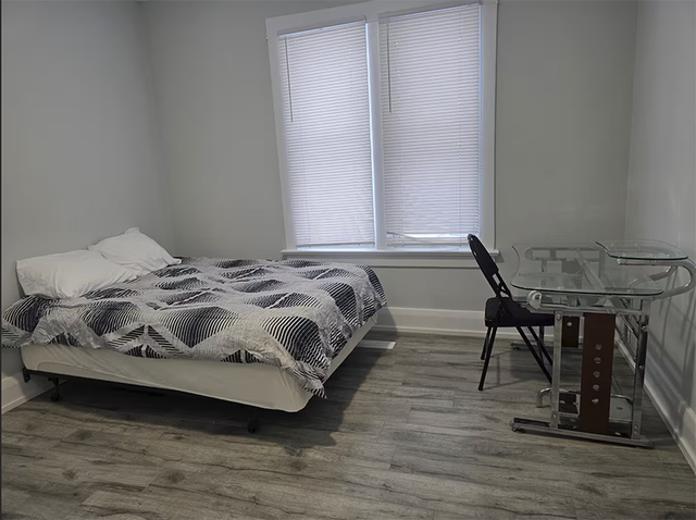 Clean ROOM FOR RENT - in South Barrie