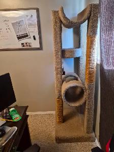 6 ft, 3 level cat stand and scratch post - Photo 2