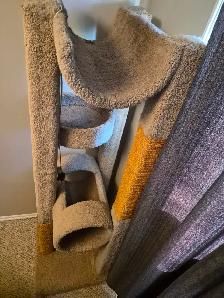 6 ft, 3 level cat stand and scratch post - Photo 4