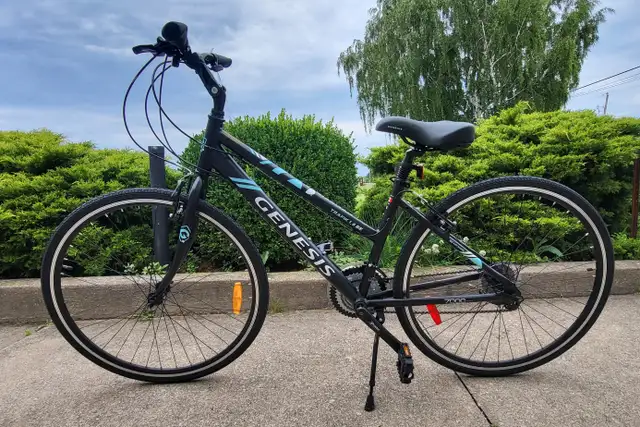 Comfort Hybrid Bicycle Trafik 1.0 SE  Multiple Sizes available.
