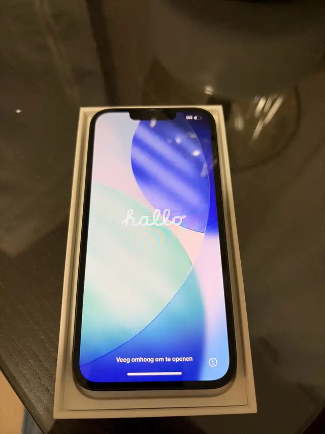 Apple I-phone 13 green