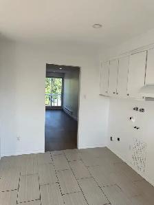 Longueuil grand et superbe 4 1/2  rénové, libre en Août - Photo 10