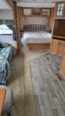 28' travel trailer - Photo 4