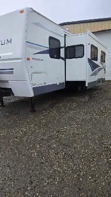28' travel trailer - Photo 9