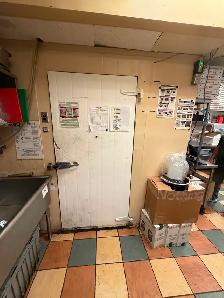Walk in freezer and cooler - Photo 4