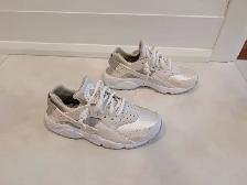 Nike Air Huarache Run Phantom/LT Iron Ore-White Women's Size 7 - Photo 2