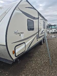 Travel Trailer - Photo 3