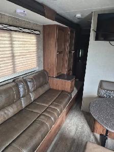 Travel Trailer - Photo 8