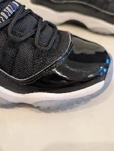 Air Jordan 11 Retro BG Black/ Concord White Size 5 Y Women's 6.5 - Photo 3