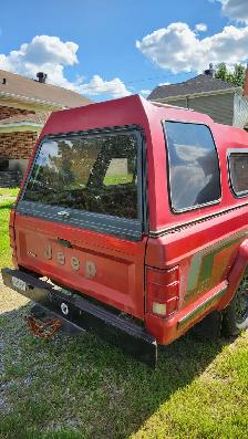 Jeep Comanche 1989 – 4.0 L, manuel   2e pour pièces - Photo 2
