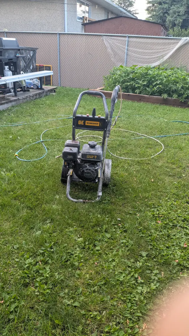 Gas powered pressure washer