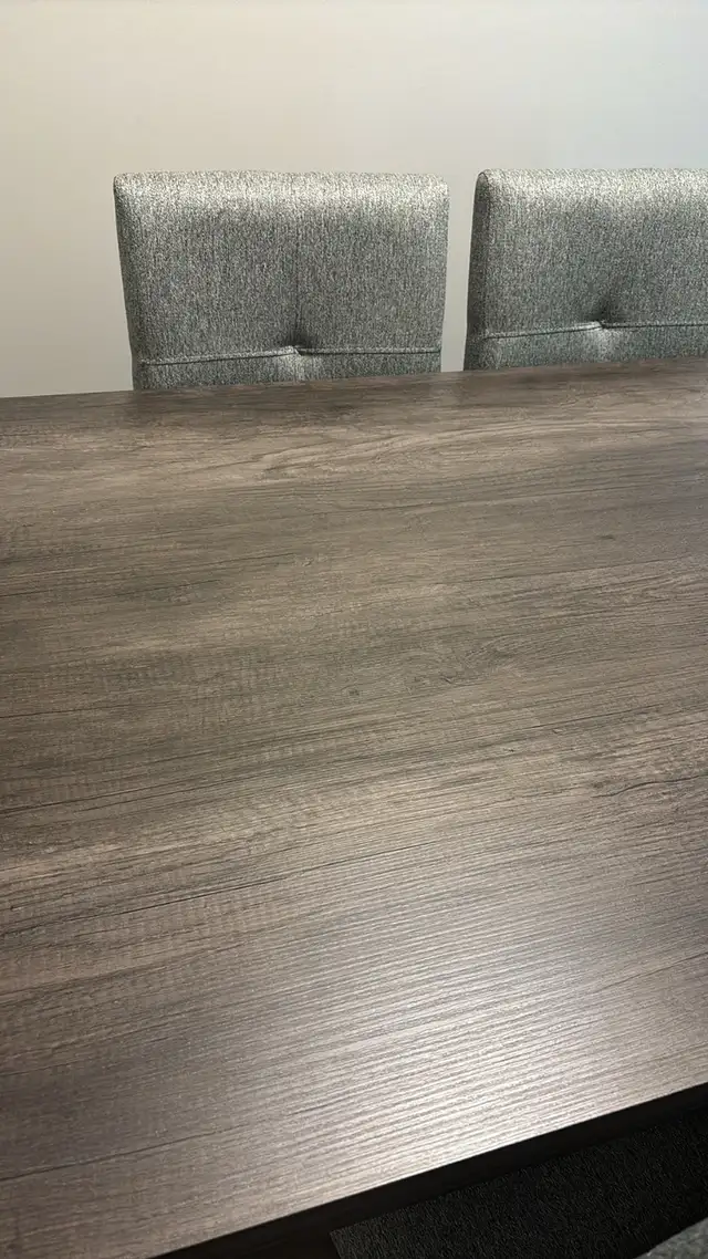 Like-New Dining Table Set (Table   6 Chairs)