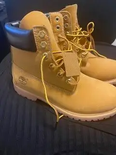 Ladies Timberland Boots - Size 8 - waterproof
