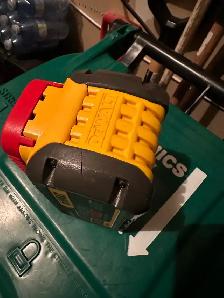 broken dewalt 20/60V flex volt battery - Photo 4