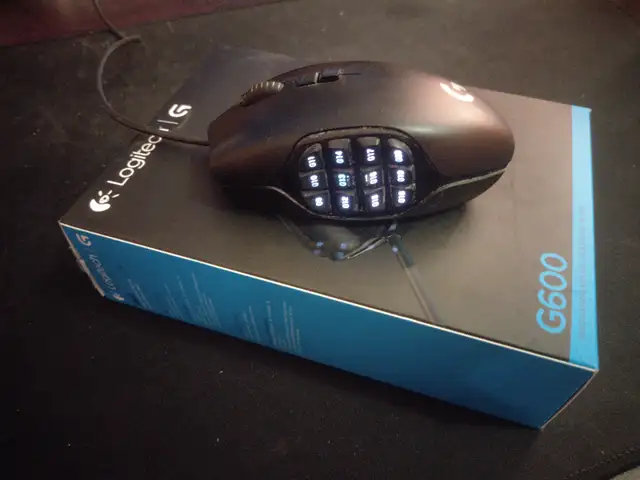 Logitech G600 MMO Gaming Mouse   Box
