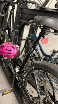 Cannondale Adventure 1 Bike (Like new)   Pink Helmet! - Photo 2