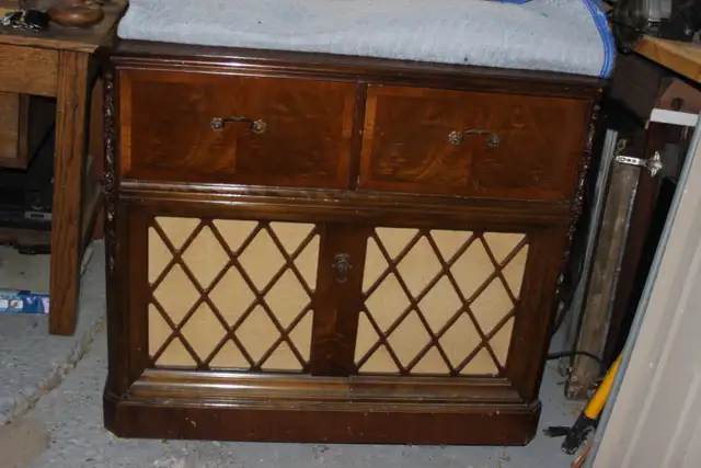 Vintage Electrohome Tube Console