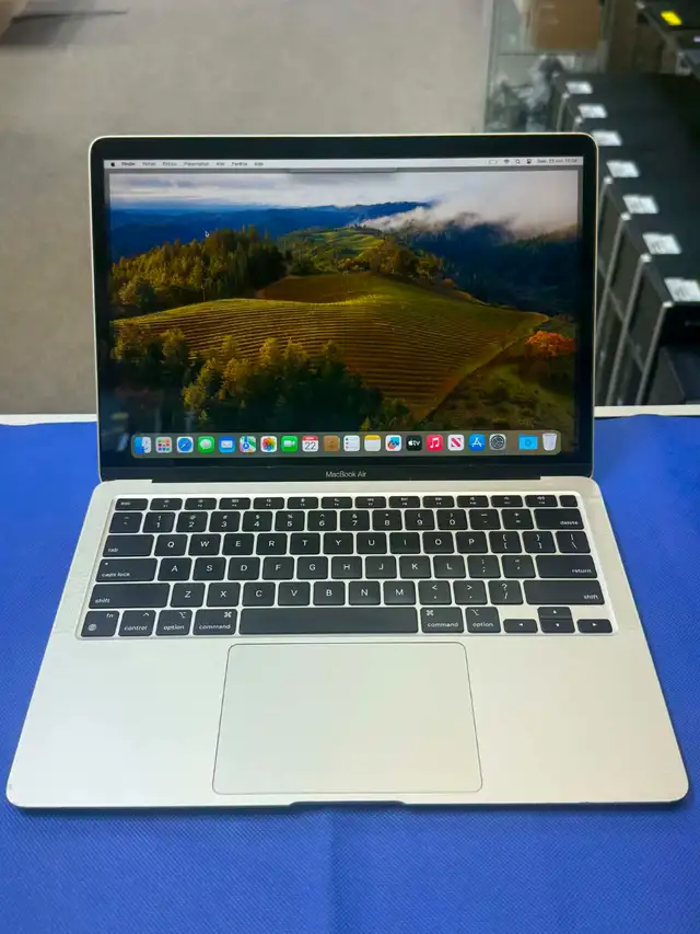 OFFRE SPÉCIALE – APPLE MACBOOK AIR (2020) À VENDRE !