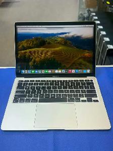 OFFRE SPÉCIALE – APPLE MACBOOK AIR (2020) À VENDRE !