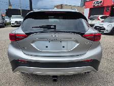 2017 Infiniti QX30 AWD Nav / PanoRoof / Leather / Rear Camera - Photo 6