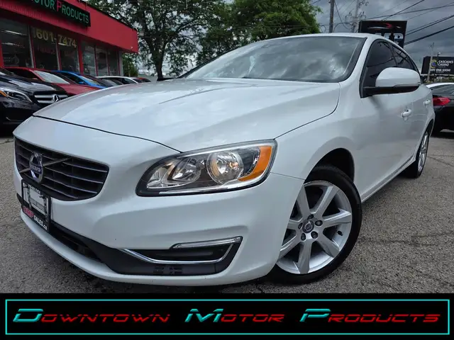 2018 Volvo V60 T5 AWD Sunroof / Leather / Rear CAM
