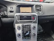 2018 Volvo V60 T5 AWD Sunroof / Leather / Rear CAM - Photo 19