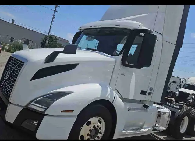 START HIRING AZ DRIVER FOR LOCAL WORK MANUAL TRANSMISSION.
