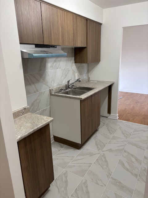 Boucherville, grand 5 1/2 tout rénové, libre 1er aout $1680/mois