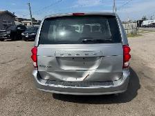 2017 Dodge Grand Caravan CANADA VALUE PACKAGE, NEEDS ALTERNATOR, - Photo 4