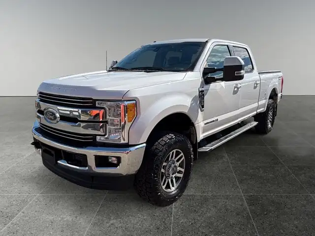 2017 Ford Super Duty F-250 SRW Lariat