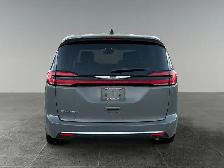 2023 Chrysler Pacifica Touring L - Photo 5