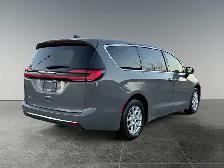 2023 Chrysler Pacifica Touring L - Photo 7