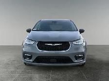2023 Chrysler Pacifica Touring L - Photo 10