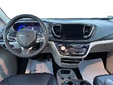 2023 Chrysler Pacifica Touring L - Photo 13