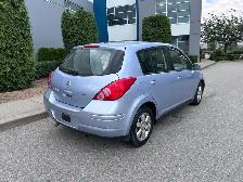 2009 Nissan Versa 5dr HB I4 CVT 1.8 SL Ltd Avail - Photo 3