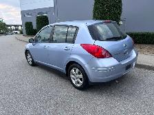 2009 Nissan Versa 5dr HB I4 CVT 1.8 SL Ltd Avail - Photo 4