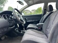 2009 Nissan Versa 5dr HB I4 CVT 1.8 SL Ltd Avail - Photo 8