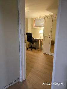 Large Furnished Bedroom For Rent!! All Inclusive! - Photo 9
