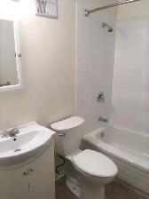 GREAT DOWNTOWN LOCATION - walk to KHSC, Queens, 13 mins - Photo 4