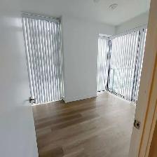 condo unit in apartment building in Mississauga - Photo 2