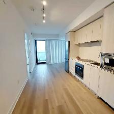 condo unit in apartment building in Mississauga - Photo 4