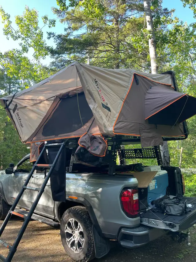 ROOFTOP TENT or TRUCKBED TENT (VERY SPACIOUS) - SLEEPS 4 COMFORT