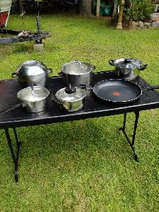 Your choice 3 lots of Kitchen pots pans 30..00 each lot