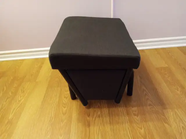 pouf berçant neuf en tissu 150$