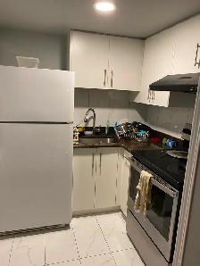 2 Bdroom Legal Basement Suite By School, Park, Transit, Shopping