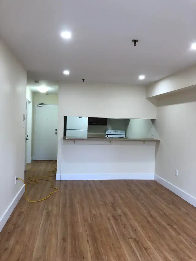 1BR w/ Balcony-249 Windmill Unit 530-NOW/Aug 1st - Heat/Wat/PK