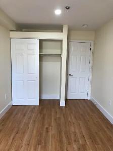 1BR w/ Balcony-249 Windmill Unit 530-NOW/Aug 1st - Heat/Wat/PK - Photo 2