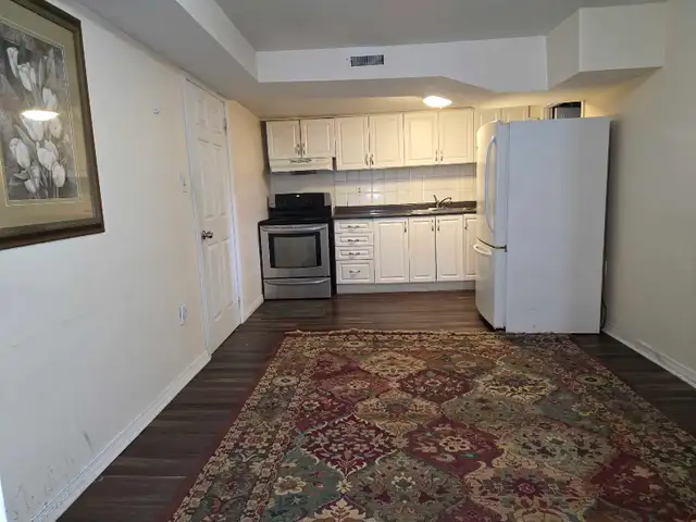 Westway Village Living(Basement)